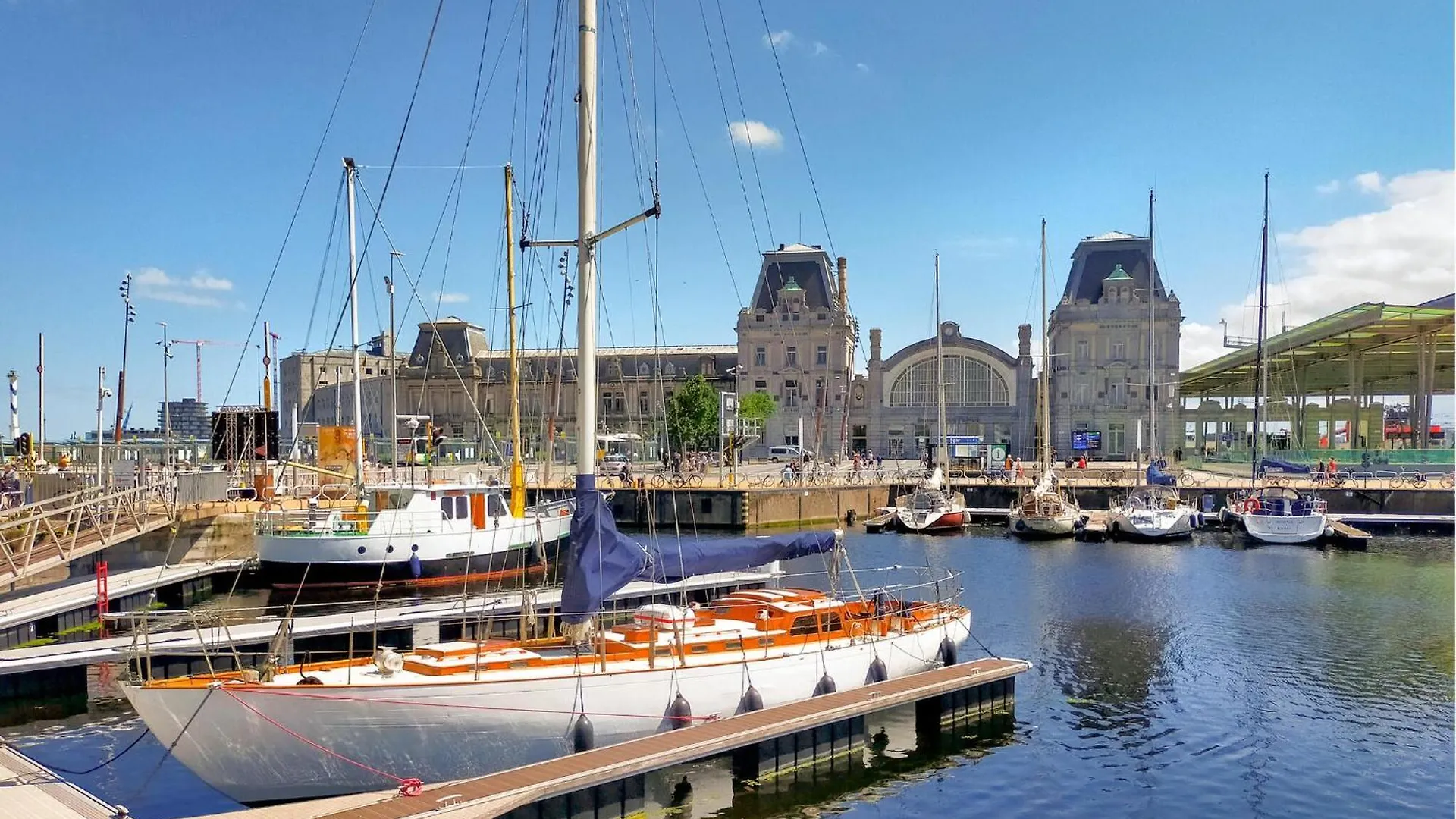 Awesome Apartment In Oostende With Kitchen